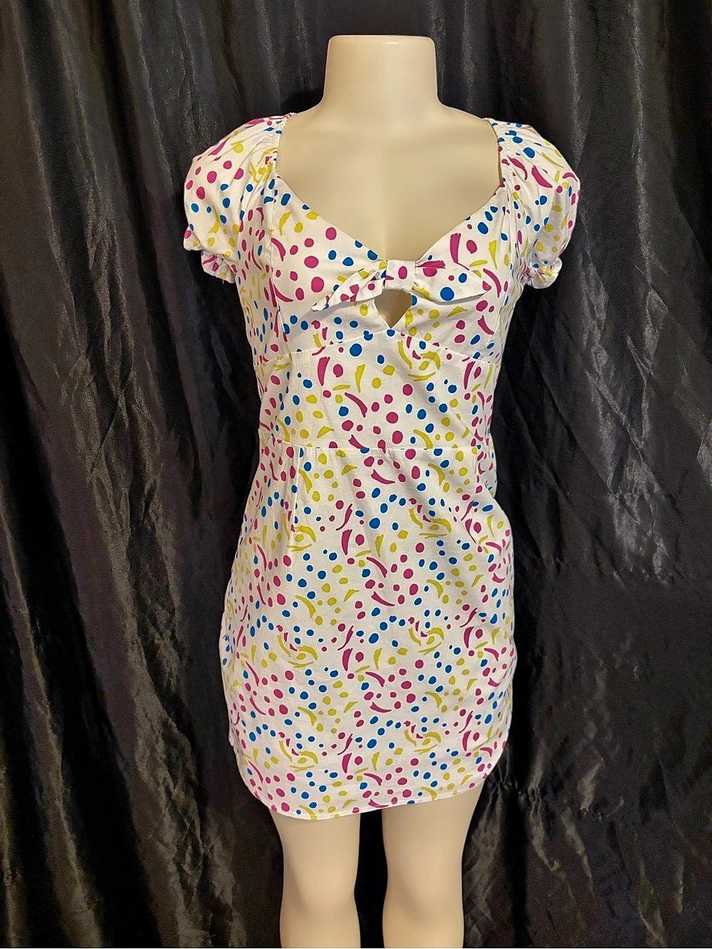 Glamorous Abstract Mini Dress in White & Pink US 6 Like New
